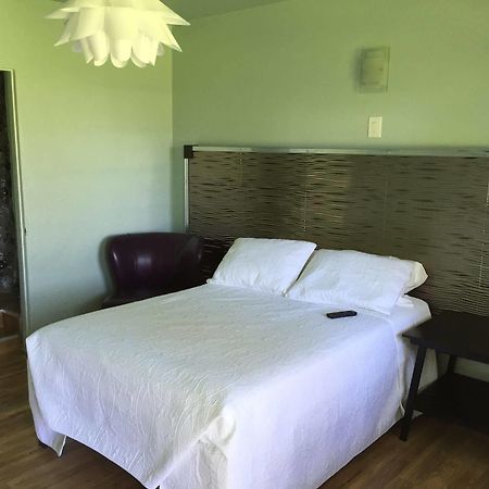 Rooms At The Pecan Olmito Exterior foto